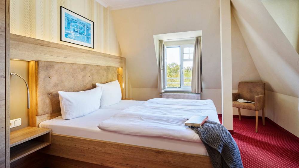Großes Doppelzimmer mit getrenntem Wohn- & Schlafraum